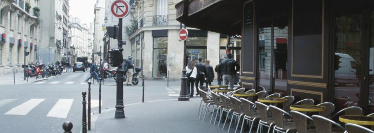 Verbot von Riesenohren in der Innenstadt: Gericht verlangt vom Ordnungsamt deutlich sichtbare Ermessensentscheidung Sondernutzung