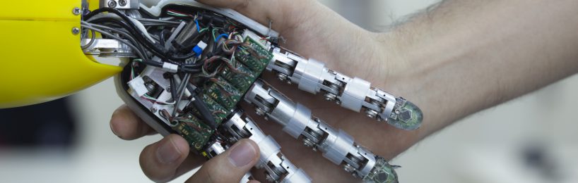 Die Wirtschaft steht vor der Industrie 4.0, der nunmehr vierten industriellen Revolution in der Produktion.