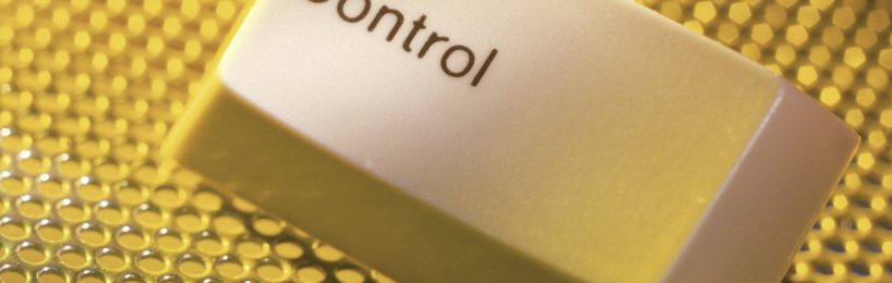 Energiecontrolling: So überwachen Sie Ihre Energieziele! Tastaturtaste, auf der Energiecontrolling steht
