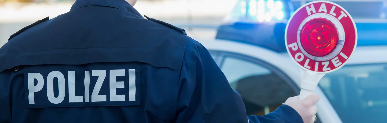 Politik kündigt hartes Durchgreifen bei Gewalt gegen Beamte an Toilette Polizist