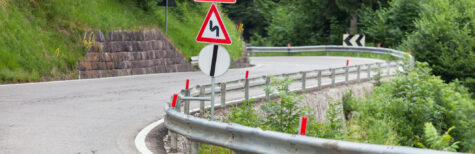 Steinschlaggefahr: Wie weit geht die Straßenverkehrssicherungspflicht?