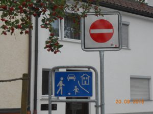 widerspruechliche Verkehrszeichen