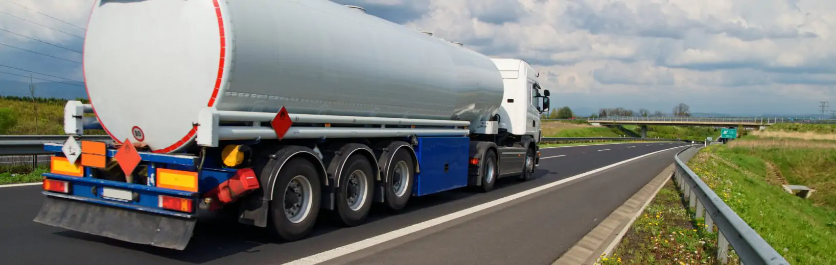 Begleitpapiere für den Gefahrguttransport auf der Straße Gefahrguttransporter