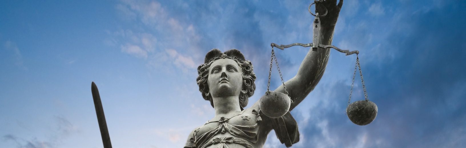 Rollen im QM und ihre rechtlichen Auswirkungen Rollen im QM: Wer trägt rechtlich die Verantwortung?