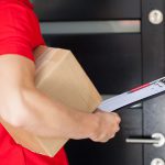 Kritik am Versand von Lithium-Ionen-Akkus und Energiesparlampen über Paketdienstleister Paketdienst