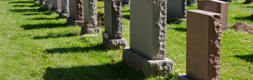 Grabstein wackelt und hat Luft Gräber
