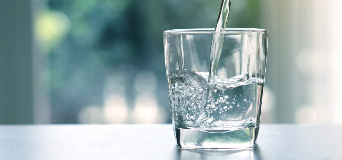 Trinkwasser im Glas