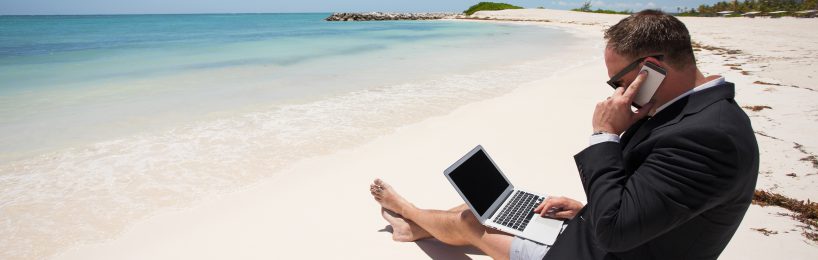 Erreichbarkeit: Sechs von zehn Berufstätigen sind im Urlaub erreichbar Erreichbarkeit