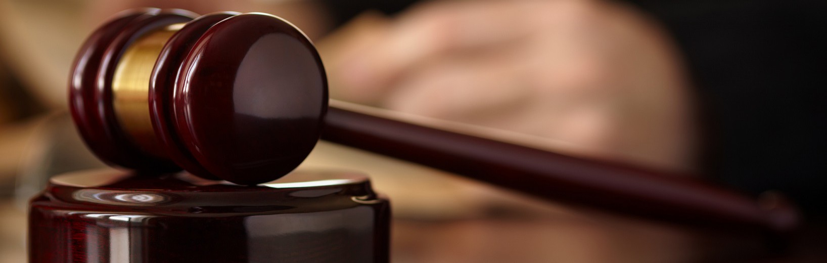 Rechtsprechung Hausboot Lieferverkehr Altkleider Spielhalle Obdachlosigkeit Tiergefahren Bestattung Straßenbahn Krankenhausträger Bahnübergang