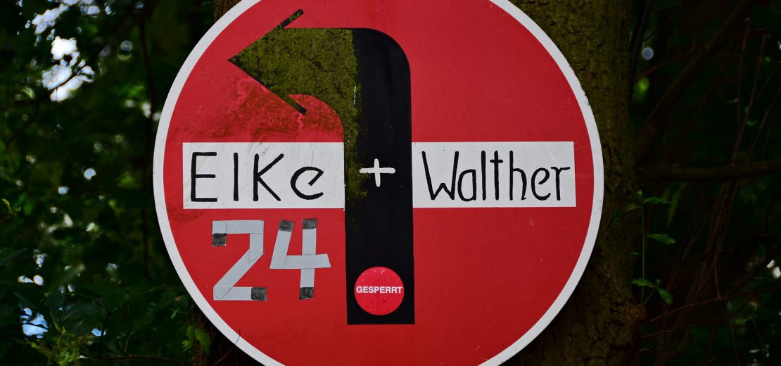 Verkehrszeichen verändert Sachbeschädigung