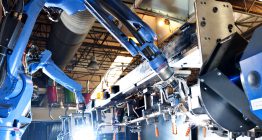 DGUV Information hilft bei der Planung kollaborierender Robotersysteme Robotersysteme