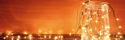 Brandschutz in der Vorweihnachtszeit: Sicherheit bei Lichterketten, LED-Kerzen & Co.