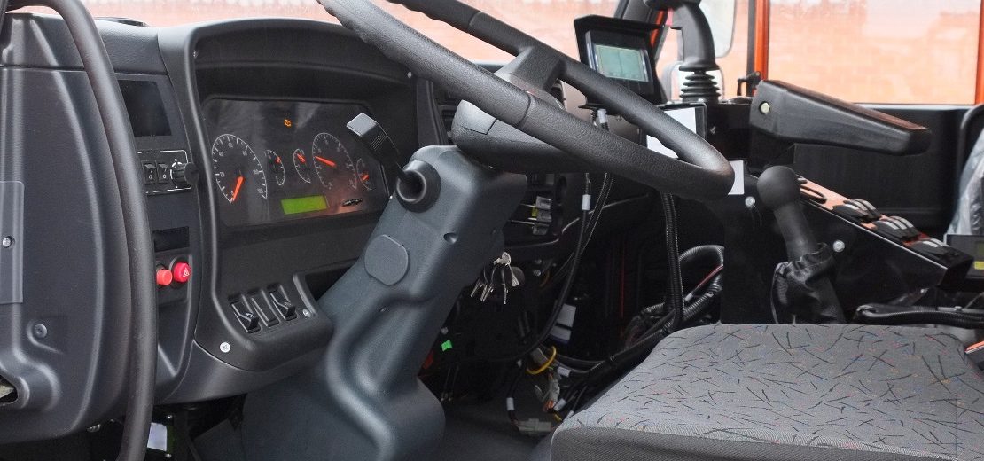 Mitverursacht hat den Lkw-Fahrermangel möglicherweise die Abschaffung der Wehrpflicht in Deutschland.