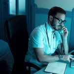 Nächtliche Schichtarbeit als Krebsauslöser Nachtschicht loest krebs aus