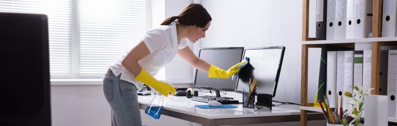 Gefahrstoffe im Büro bei Reinigungsarbeiten