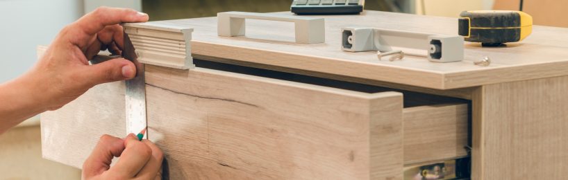 Klimakiller in Industriemöbeln: Experten warnen Industriemöbel aus MDF-Platten sind ein Klimakiller, so der Tischler Roman Lechner in einer Pressemitteilung.