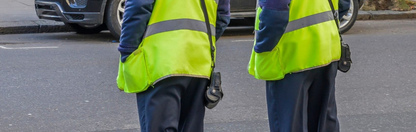 Parken: Dürfen Angestellte privater Dienstleister Knöllchen verteilen? privater Dienstleister Parken
