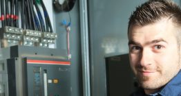 Welche Rolle hat die verantwortliche Elektrofachkraft im Unternehmen?