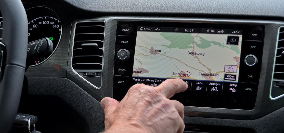 Touchscreens während der Fahrt verboten