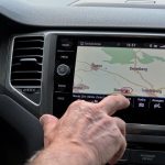 Touchscreens während der Fahrt verboten