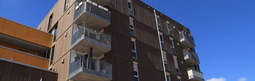 Die Muster-Holzbaurichtlinie: neue Regelungen für den Holzbau Die Muster-Holzbaurichtlinie regelt Anforderungen an solche mehrgeschossigen Gebäude aus Holz