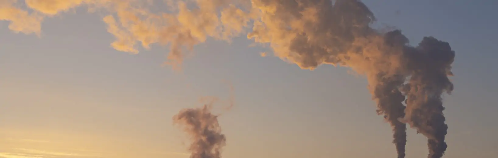 Die Industrieemissionsrichtlinie (IED) im Überblick Auch an die Emissionen von Anlagen stellt die Industrieemissions-Richtlinie (IED-Richtlinie) Anforderungen auf.