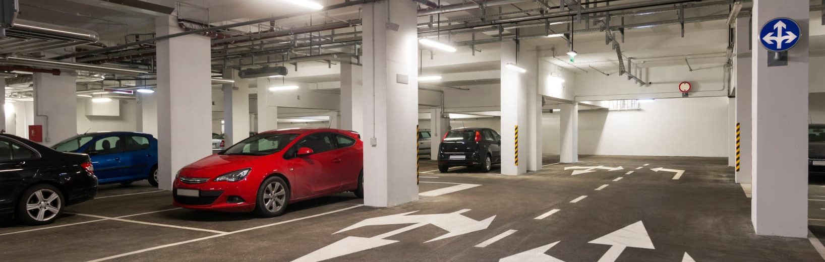 Beachtung von Verkehrszeichen bei Unfall im Parkhaus Unfall Parkhaus