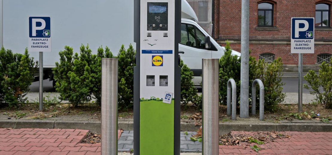 Supermarkt Ladestelle E-Fahrzeuge