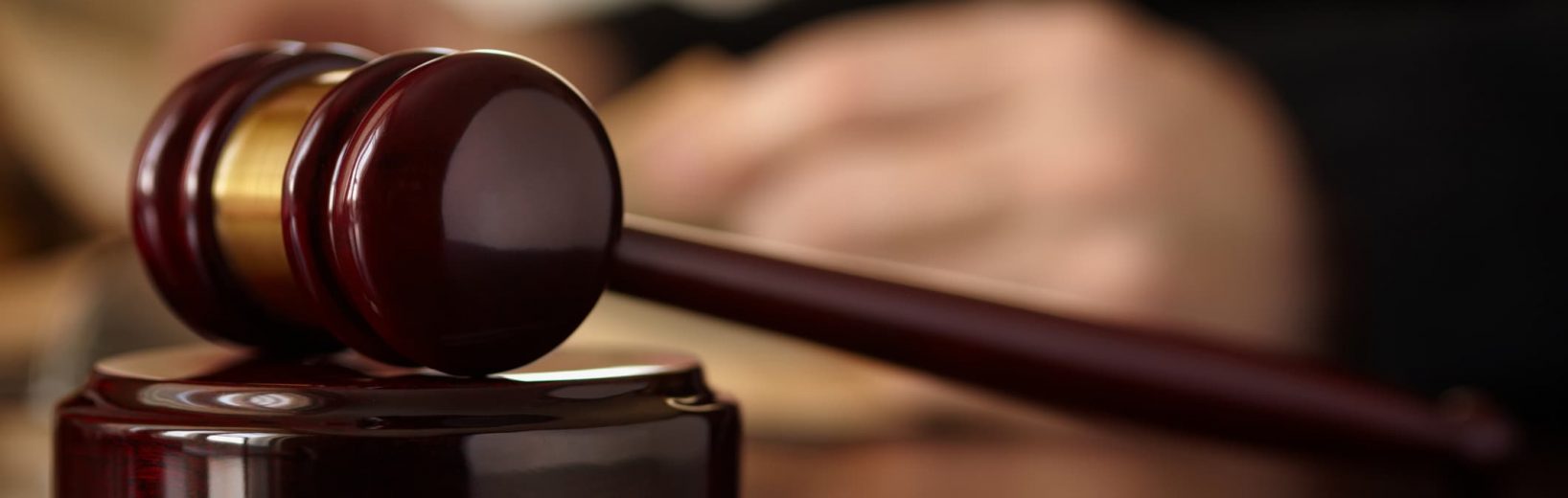 Rechtsprechung in Kürze: wichtige Entscheidungen (Januar 2022) Zwingerhaltung Zwangsgeld Rauchverbot