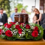 Ist eine Bestattung in einer privaten Hofkapelle zulässig? Bestattung private Hofkapelle