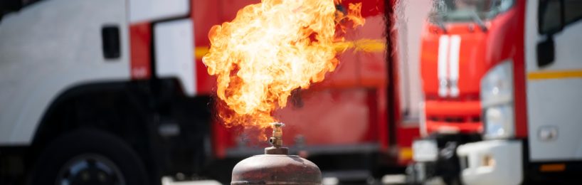 brennende Gasflasche mit Flüssiggas