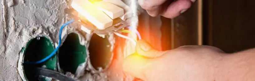 Sicherheitsunterweisungen in der Elektrotechnik Mit Sicherheitsunterweisungen Elektrounfällen vorbeugen