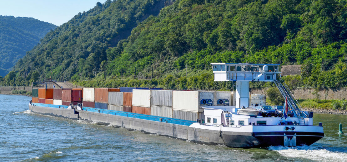 Binnenschiff Transportträger