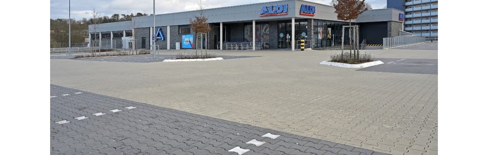 „Rechts vor links“ auf öffentlichen Parkplätzen? Rechts vor links auf öffentlichen Parkplätzen?