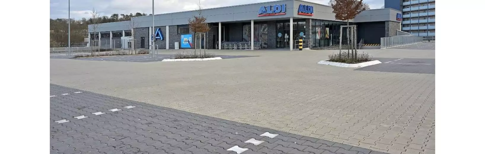 „Rechts vor links“ auf öffentlichen Parkplätzen? Rechts vor links auf öffentlichen Parkplätzen?