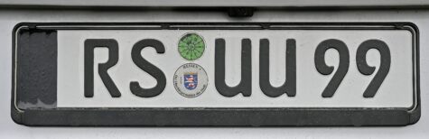 Eurofeld auf Kfz-Kennzeichen abgeklebt: Die Folgen