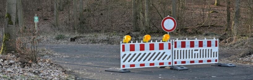 Müll auf Parkplatz Nutzung eingeschränkt