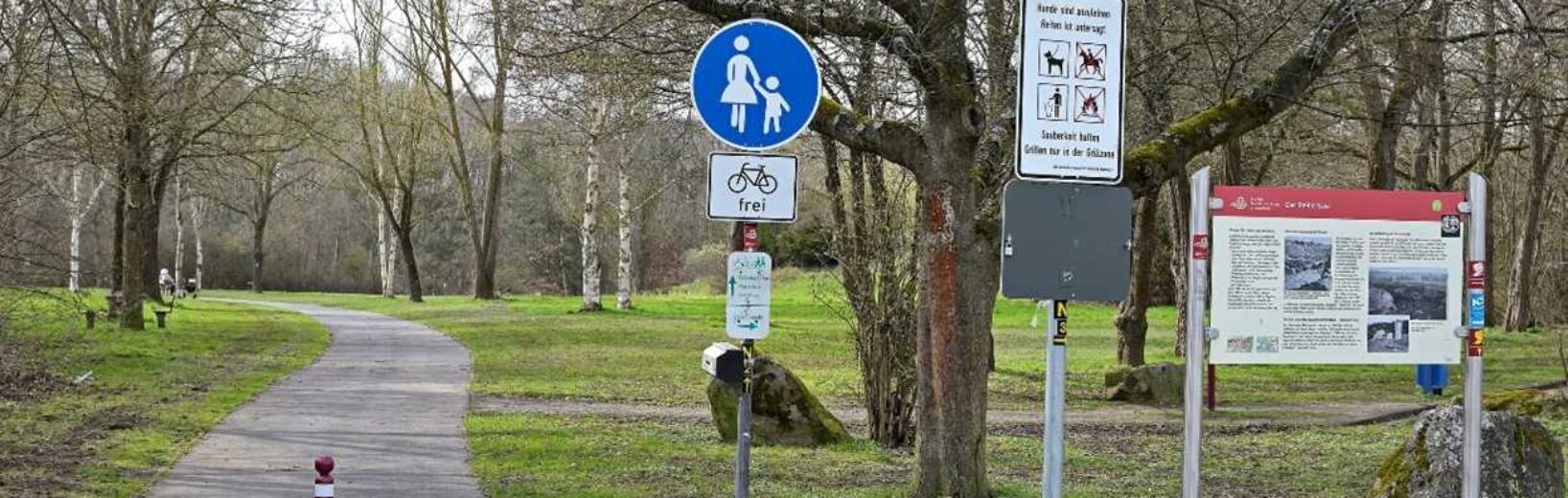 Kann eine Gefahrenabwehrverordnung zur Benutzungsregelung erlassen werden? Damit sich die Fußgänger sicher fühlen, untersagte eine Gemeinde das Radfahren auf den Wegen einer Parkanlage mit einer Gefahrenabwehrverordnung.