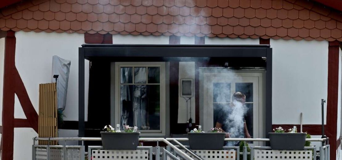 Der Nachbar eines Wohnungseigentümers beschwerte sich wegen zu häufigem Grillen beim LG München.