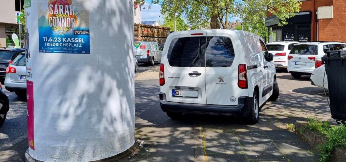 Parken auf einem Geh- und Radweg – Verwarnung für den Fotografen oder den Fahrer?