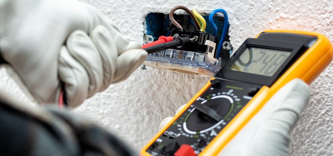 Überblick über die Elektrosicherheit: von den Normen und Vorschriften über die Qualifikationen bis zur BG ETEM