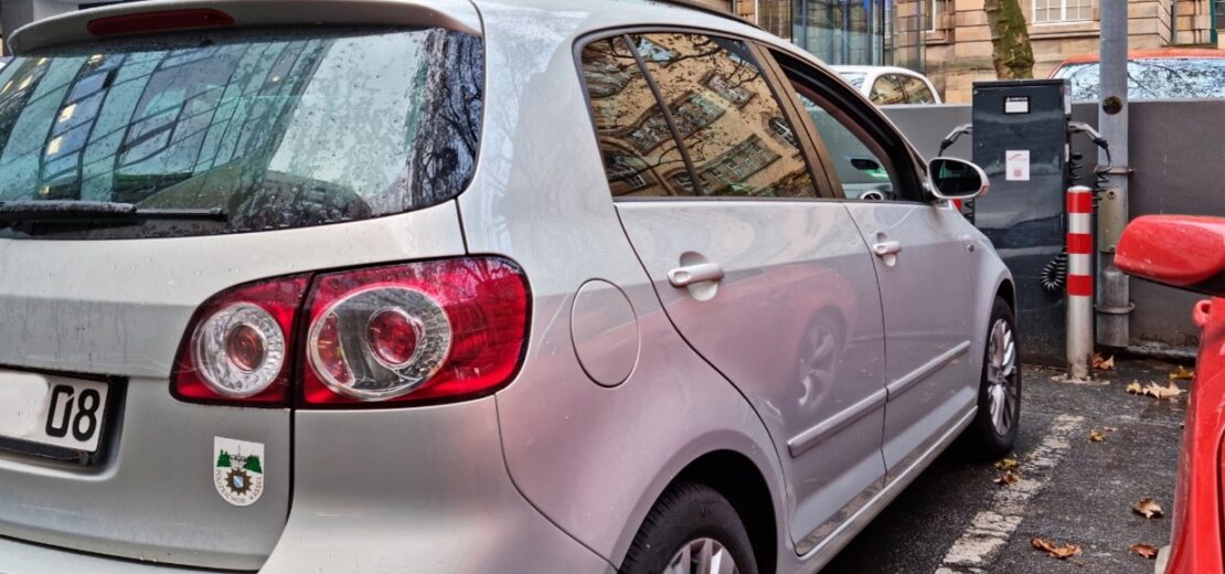 Parkendes Auto