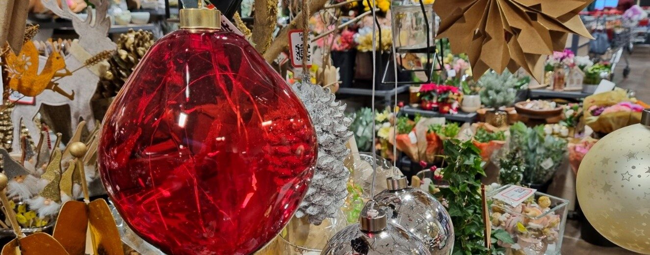Weihnachtsdeko im Rahmen der Sonntagsöffnung erlaubt? Weihnachtskugeln