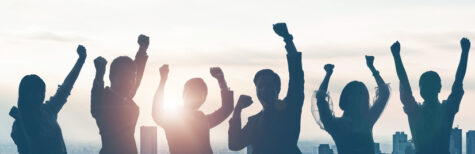 Jubelnde Menschen-Silhouetten