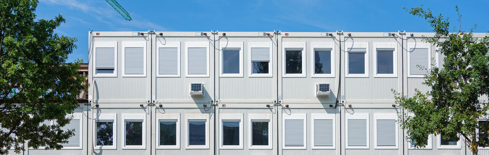 Räumen einer Obdachlosenunterkunft und Unterbringen in Containern?