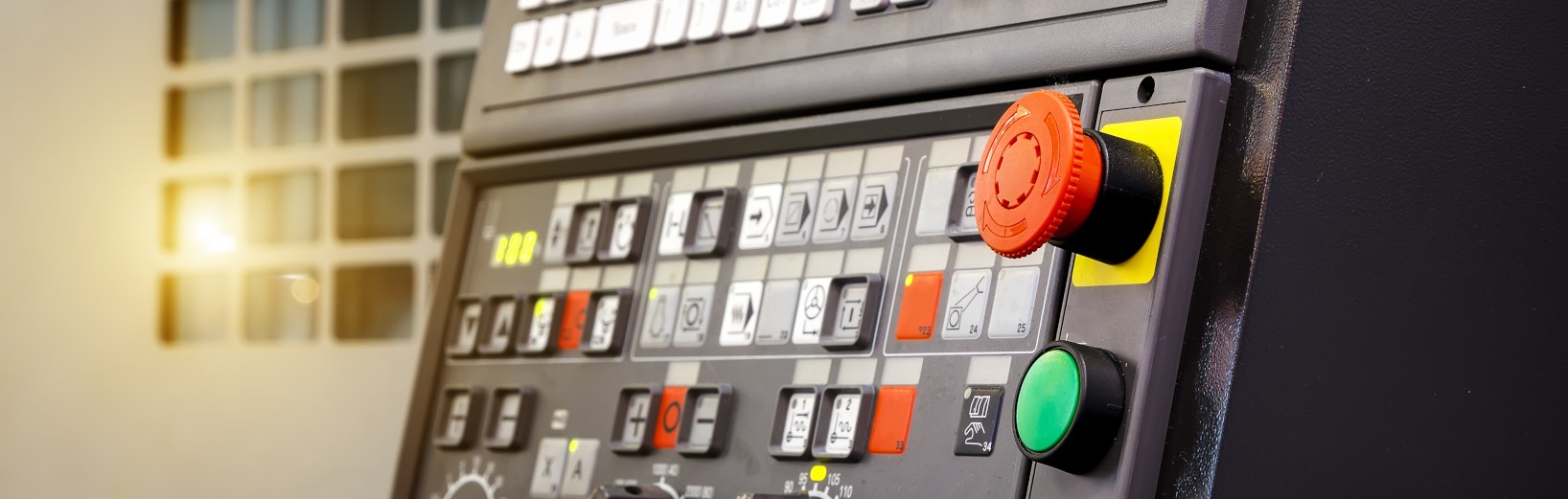 Die DIN VDE 0100-460 legt die Anforderungen an das Trennen und Schalten in Niederspannungsanlagen fest.