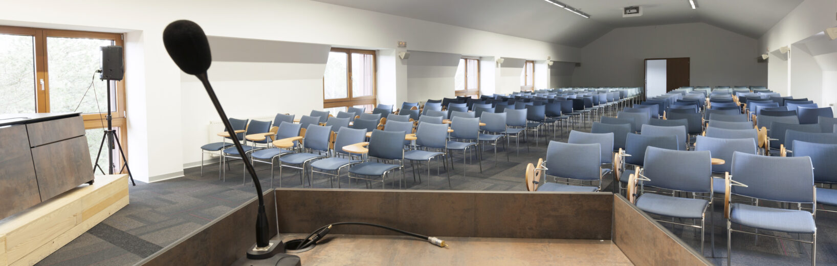 Ausschluss eines Gastredners mit einer Auflage?