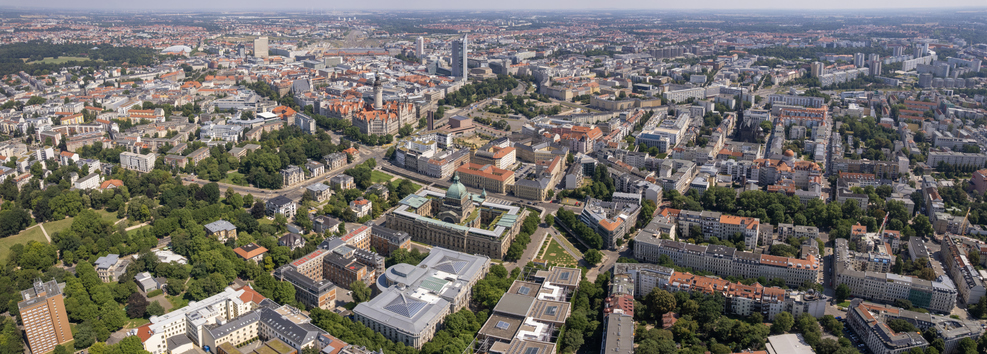 Rundblick aus der Luft über Leipzig