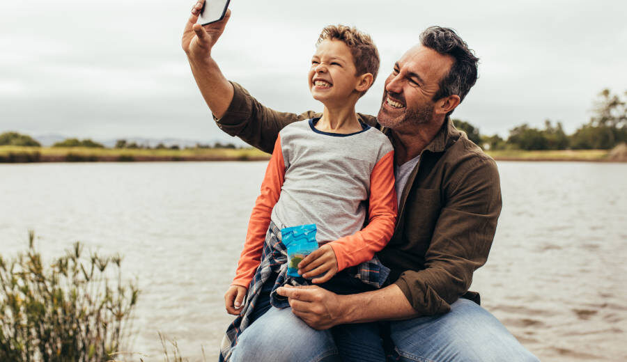 Darf ein Elternteil ohne Einverständnis des anderen Kinderbilder auf Social Media posten?